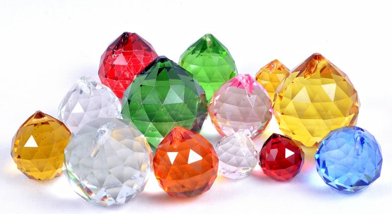 Feng Shui kristály - közepes színes